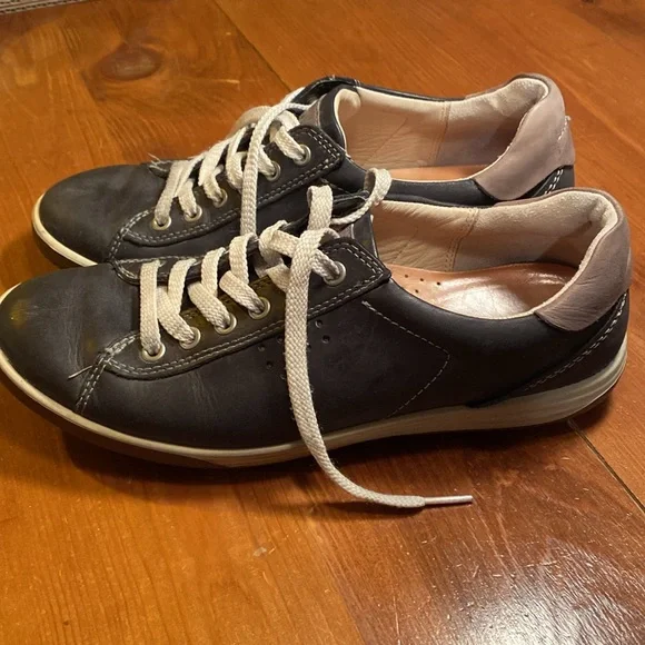 Ecco Leather Women’s Sneakers Black - Size 9 Used - Picture 2 of 10